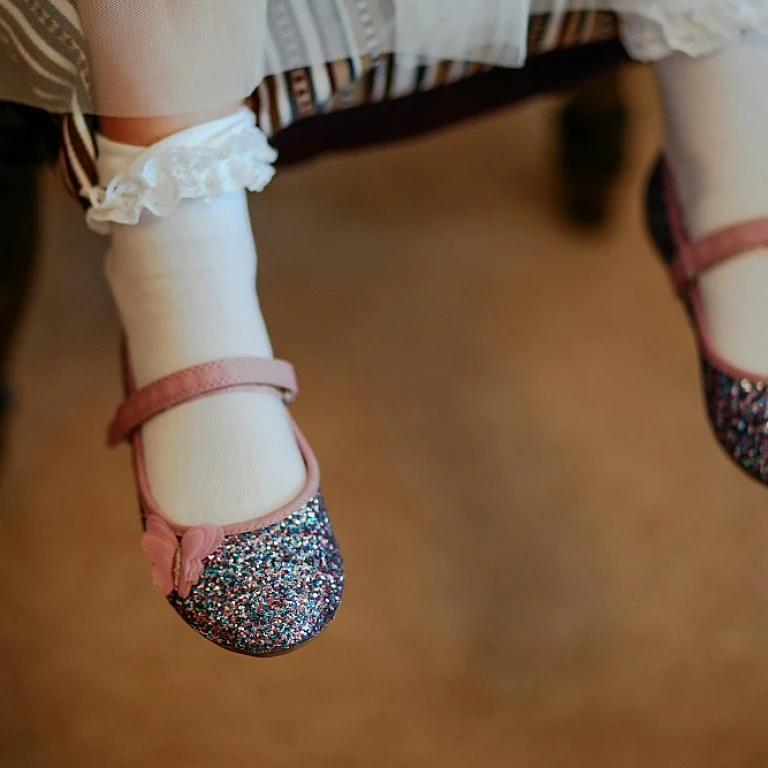 L'Art de Préserver les Petits Pieds: Techniques pour Maintenir la Qualité des Chaussures de Bébé