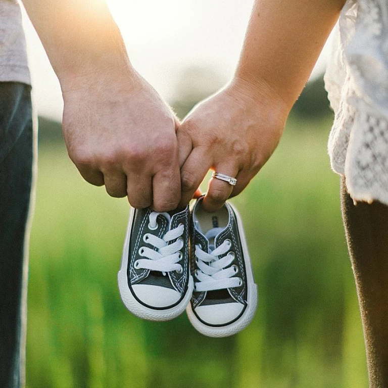 Les chaussons en cuir pour bébé : confort et style pour les petits pieds